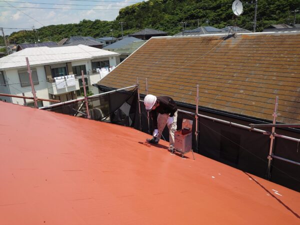 千葉県木更津市　K様邸　屋根塗装工事　屋根材の欠け・ひび割れの補修