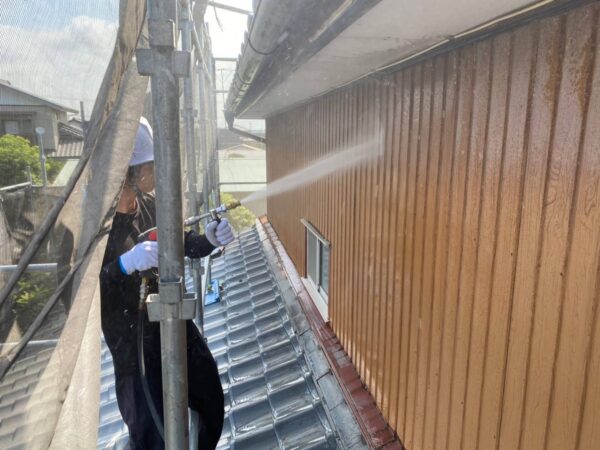 千葉県富津市　U様邸　外壁塗装工事　下地処理　高圧洗浄作業