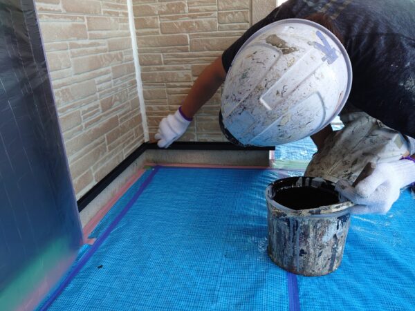 千葉県木更津市　N様邸　外壁塗装工事　付帯部　水切りの塗装