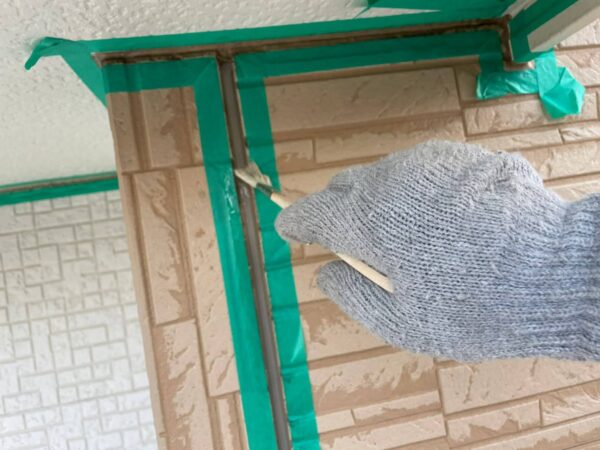 千葉県勝浦市　M様邸　外壁塗装工事　コーキング工事　養生～プライマー塗布