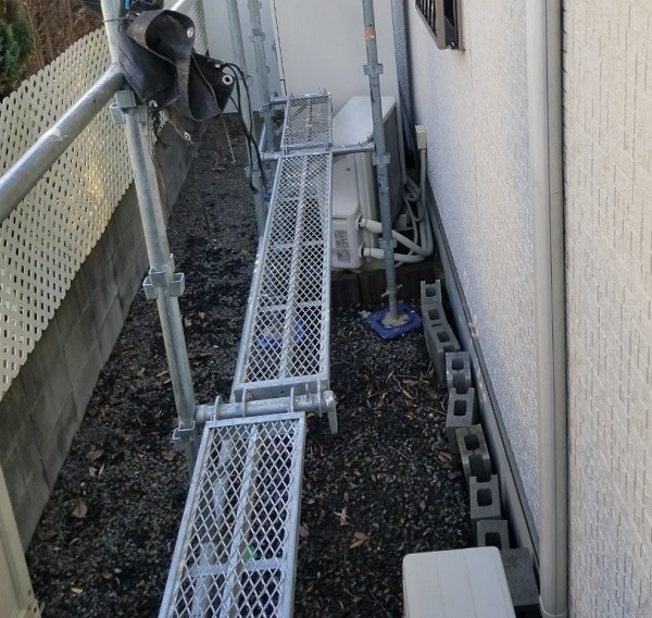 千葉県勝浦市・K様　屋根塗装・外壁塗装　足場を組み終わりました！ (2)