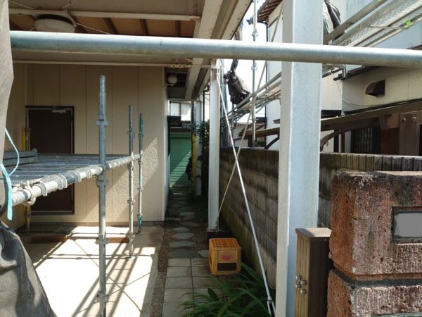 千葉県富津市　Ｈ様邸　屋根塗装・外壁塗装工事　足場仮設をおこないました