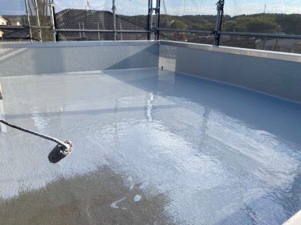 千葉県君津市　K様邸　ルーフバルコニー防水工事　プライマー塗布～防水材塗布
