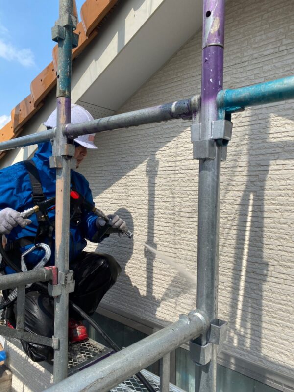 千葉県木更津市　T様邸　屋根塗装・外壁塗装　密着性を高めるために高圧洗浄をおこないました！