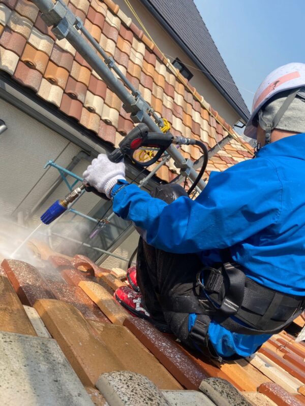 千葉県勝浦市 N様邸 屋根塗装・外壁塗装 下地処理 高圧洗浄作業