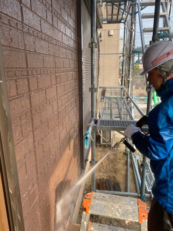 千葉県勝浦市 N様邸 屋根塗装・外壁塗装 下地処理 高圧洗浄作業
